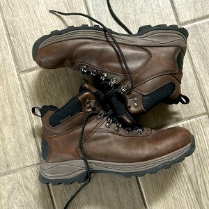 Brown hiking boots USED